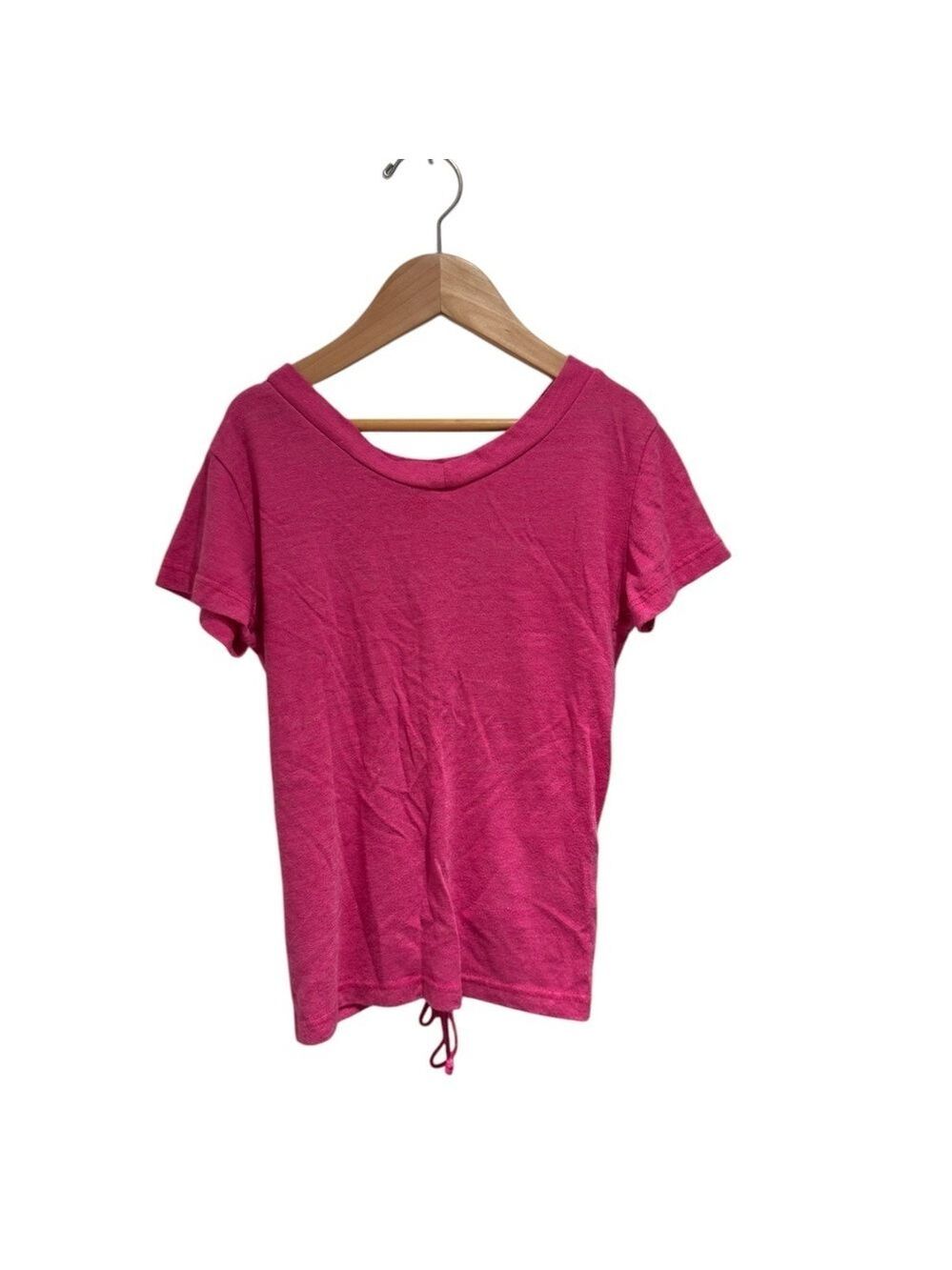 So Nikki Vibrant Pink Short Sleeve Tee With Ruched Back Detail - size 6